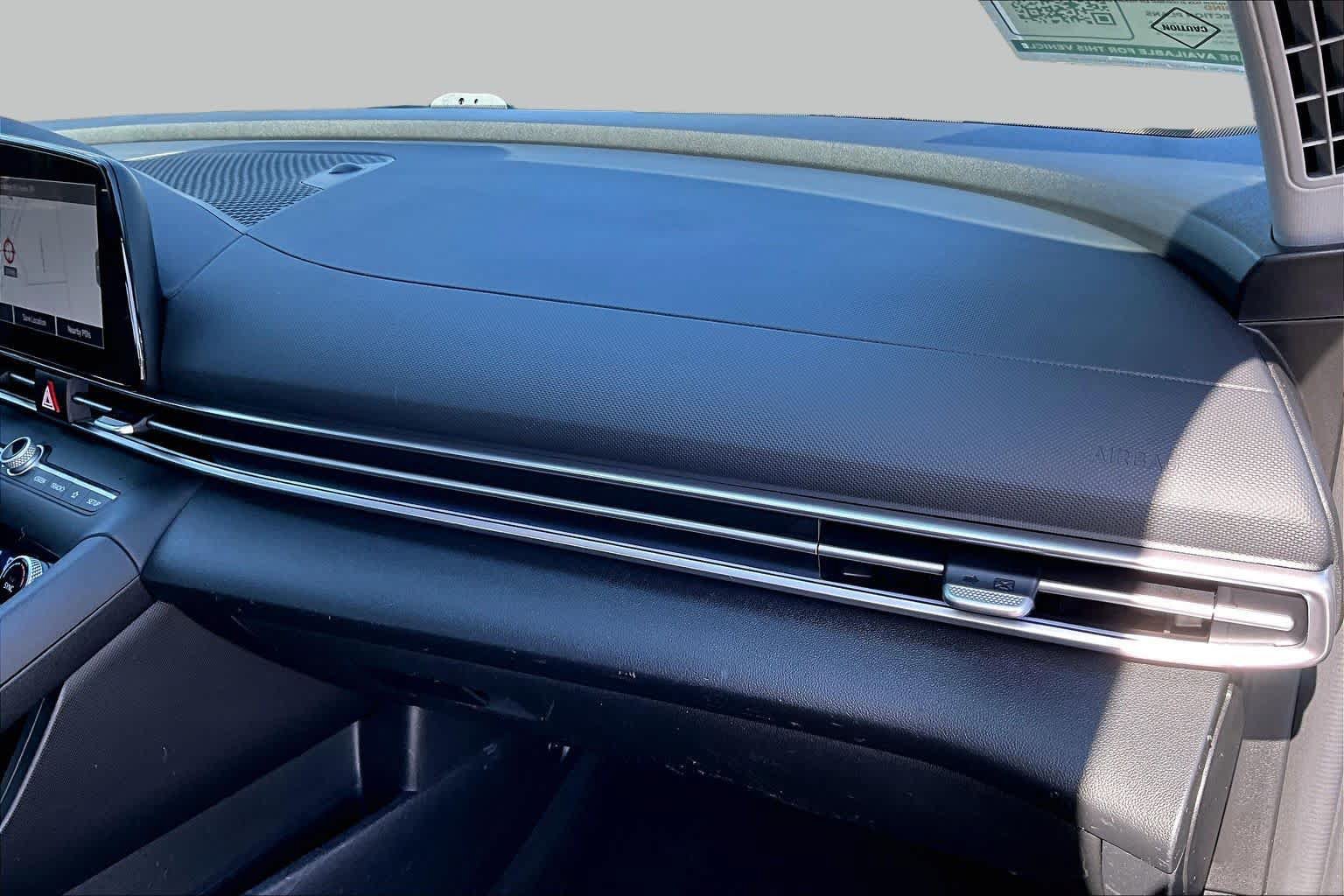 Used 2024 Hyundai Elantra SEL w/ Convenience Package FWD image 17