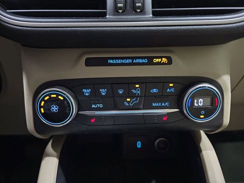 Used 2020 Ford Escape SE AWD/4WD image 25