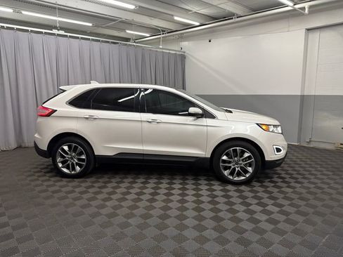 Used 2018 Ford Edge Titanium w/ Equipment Group 302A AWD/4WD image 5