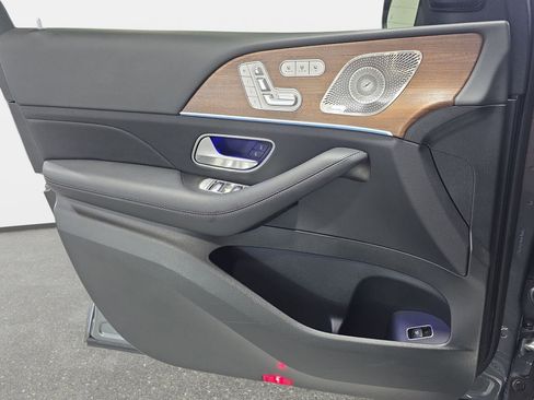Certified 2025 Mercedes-Benz GLS 450 4MATIC image 26