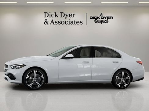 Used 2025 Mercedes-Benz C 300 Sedan image 25