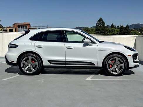 Used 2023 Porsche Macan S AWD/4WD image 9