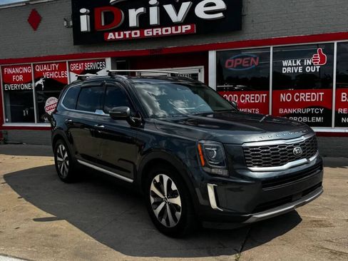 Used 2020 Kia Telluride S w/ S 8 Passenger Seating Package FWD image 2