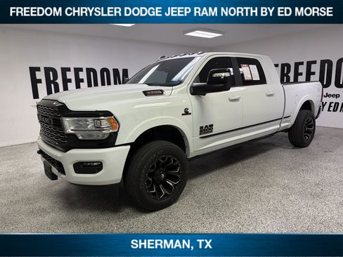 Used 2024 RAM 2500 Limited AWD/4WD image 1