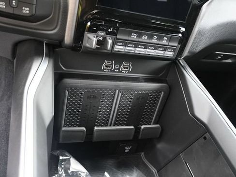 New 2026 RAM 2500 Big Horn AWD/4WD image 30