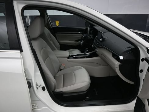 Used 2021 Nissan Altima 2.5 SV FWD image 38
