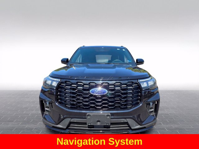 Used 2025 Ford Explorer ST-Line w/ ST-Line Street Pack AWD/4WD image 2