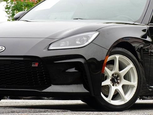 Used 2023 Toyota GR86 Premium w/ ALL Weather Mat Package (TMS) RWD image 6
