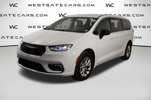 Used 2025 Chrysler Pacifica Select AWD/4WD 360° Tour