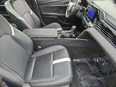 Used 2025 Toyota Camry SE FWD image 26