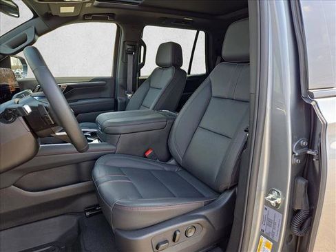 Used 2026 Chevrolet Tahoe RST w/ Comfort Package image 16