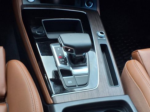 Used 2025 Audi Q5 e Premium Plus w/ Premium Plus Package image 32