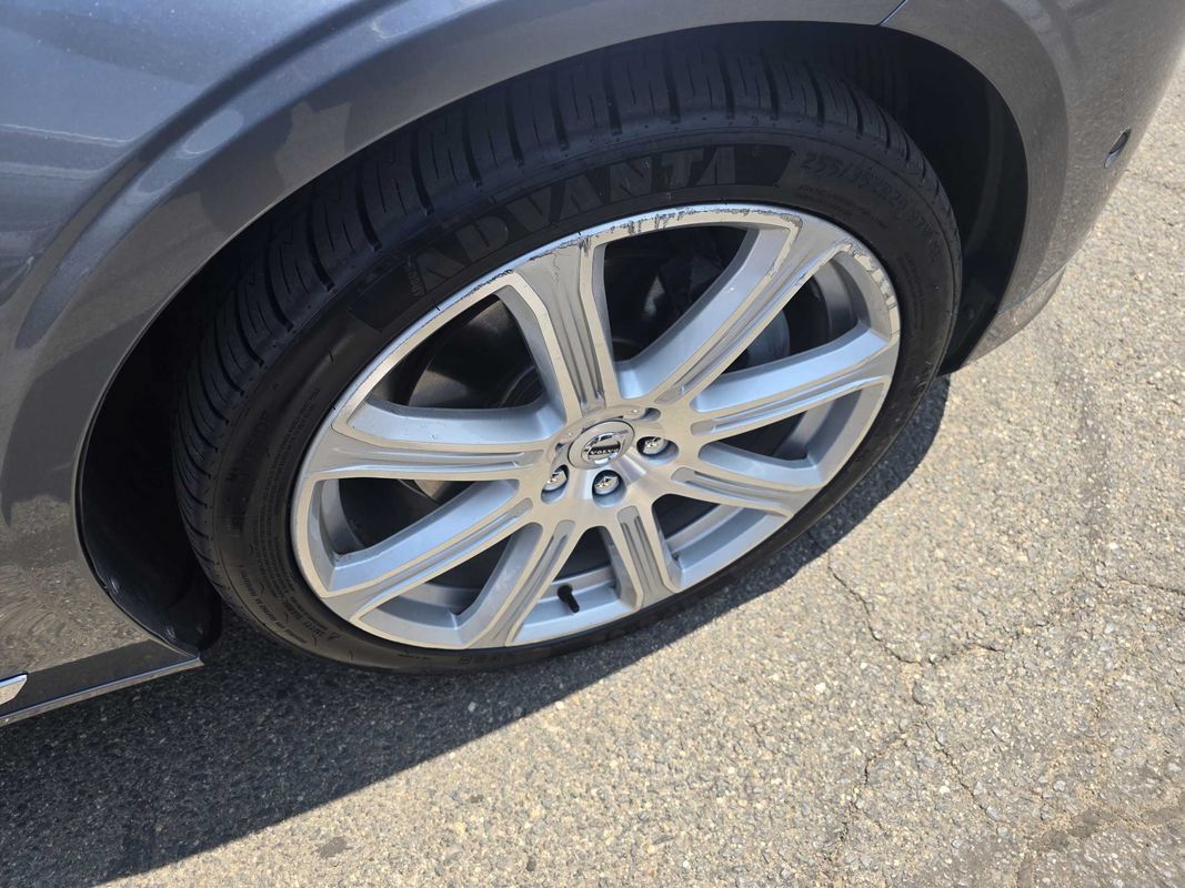 Used 2017 Volvo S90 T6 Inscription w/ Vision Package AWD/4WD image 38