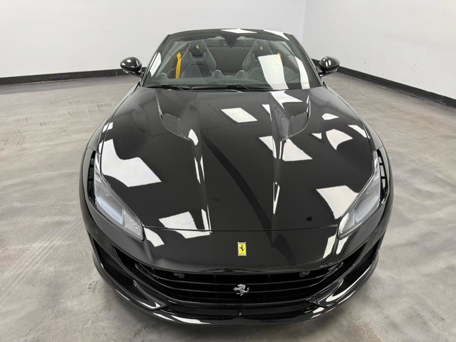 Used 2019 Ferrari Portofino RWD image 28