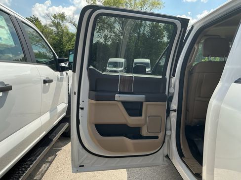 Used 2019 Ford F150 Lariat w/ Equipment Group 501A Mid AWD/4WD image 15
