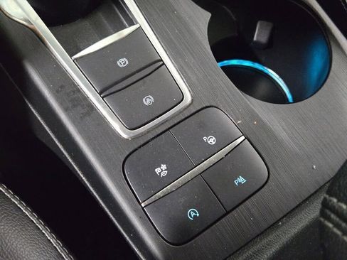 Used 2020 Ford Escape Titanium image 31