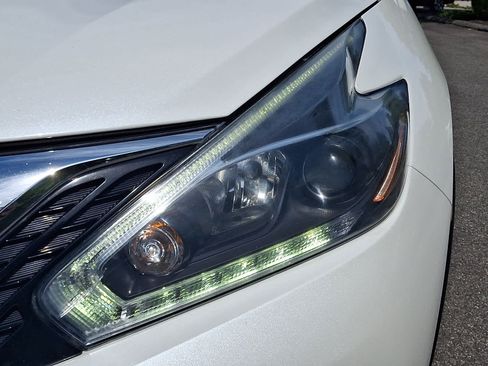 Used 2018 Nissan Murano SV w/ Premium Package FWD image 10