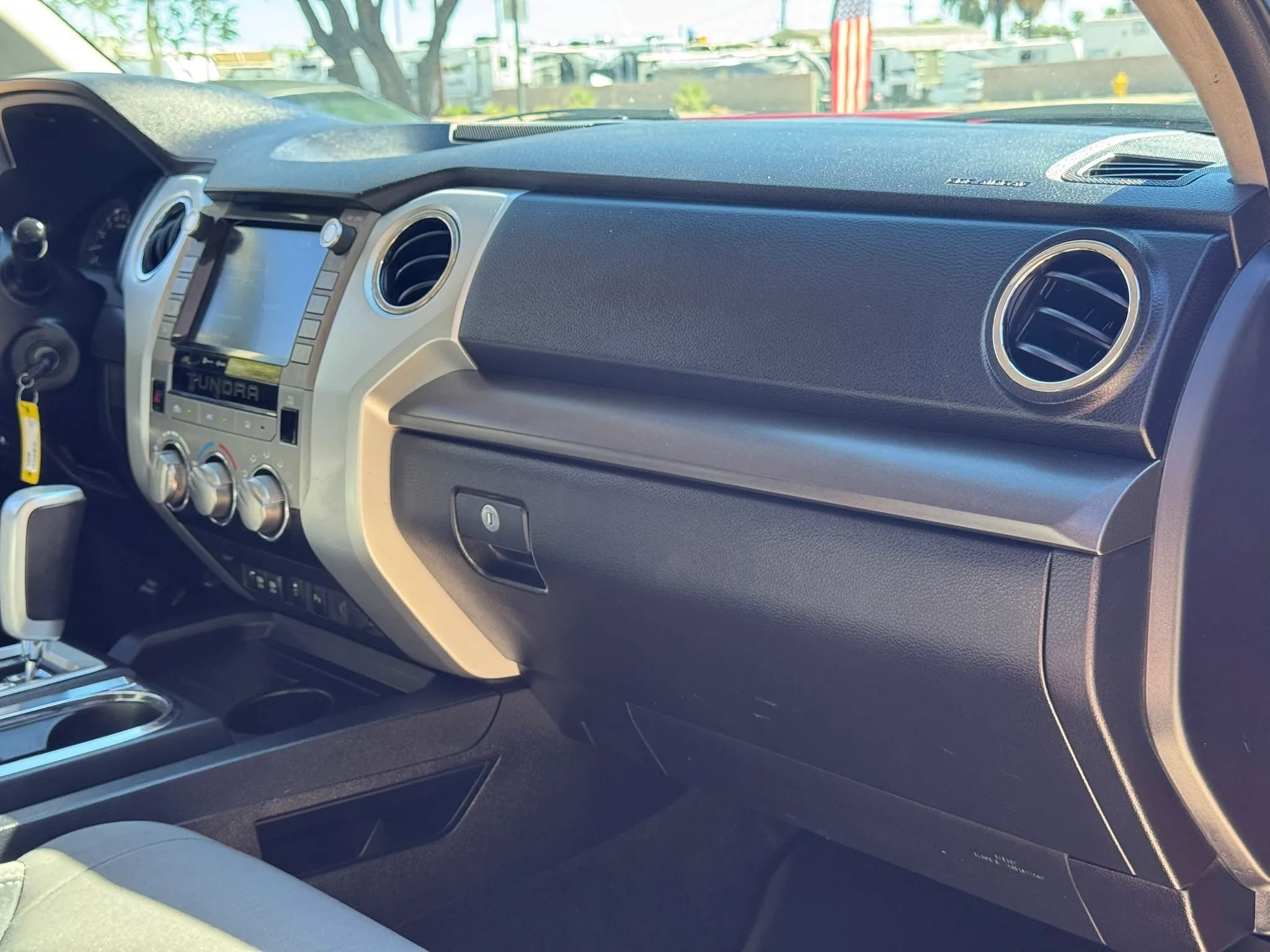 Used 2020 Toyota Tundra SR5 w/ SR5 Convenience Package RWD image 22