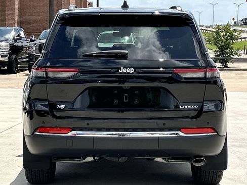 Used 2025 Jeep Grand Cherokee Laredo X RWD image 5