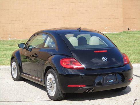 Used 2015 Volkswagen Beetle 1.8T FWD image 7