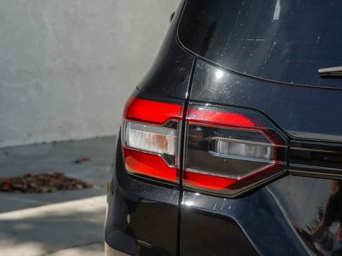 Used 2024 Honda Pilot Elite image 9