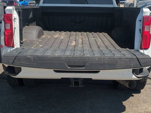 Used 2025 Chevrolet Silverado 3500 High Country w/ High Country Premium Package AWD/4WD image 32