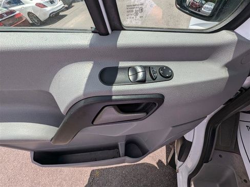 Used 2014 Freightliner Sprinter 3500 image 28