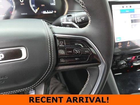 Used 2023 Jeep Grand Cherokee Overland w/ Luxury Tech Group IV image 9