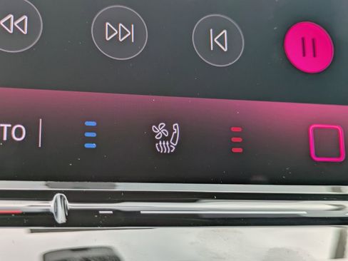 New 2026 Volkswagen Tiguan SEL R-Line AWD/4WD image 23