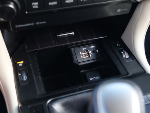 Used 2022 Lexus GX 460 Premium w/ Premium Package image 29