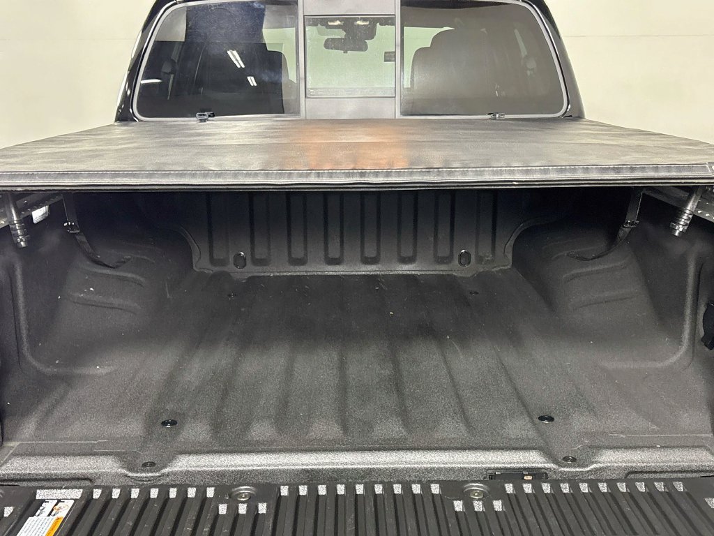 Used 2022 Nissan Frontier PRO-4X AWD/4WD image 21