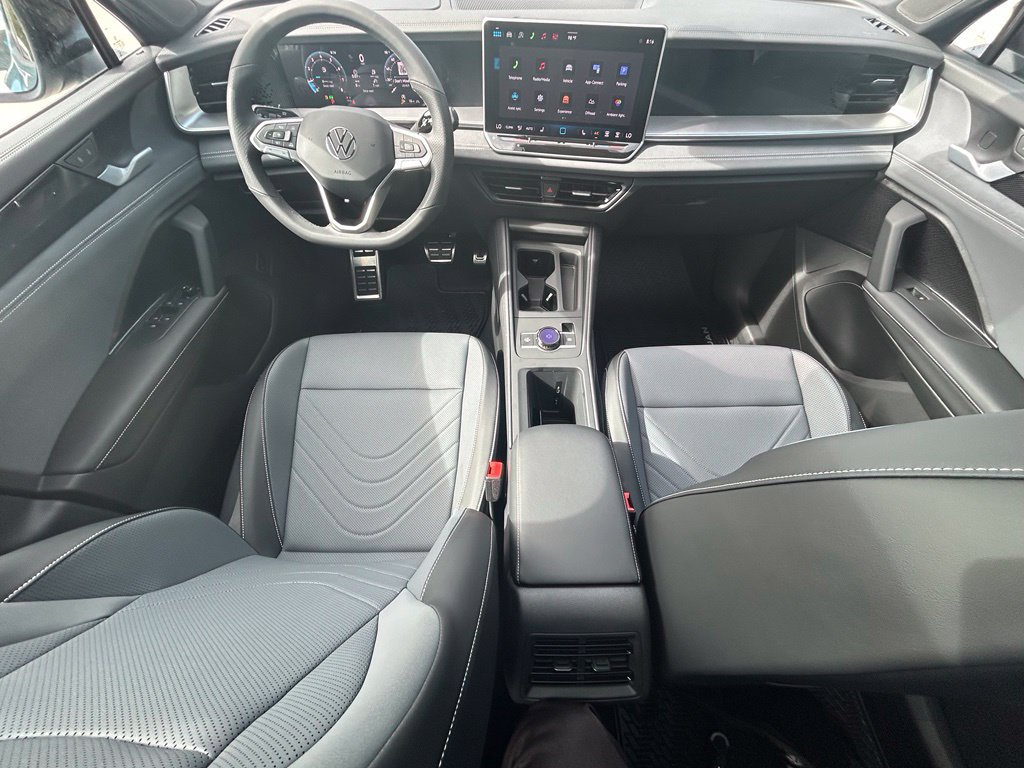 New 2026 Volkswagen Tiguan SE R-Line AWD/4WD image 9