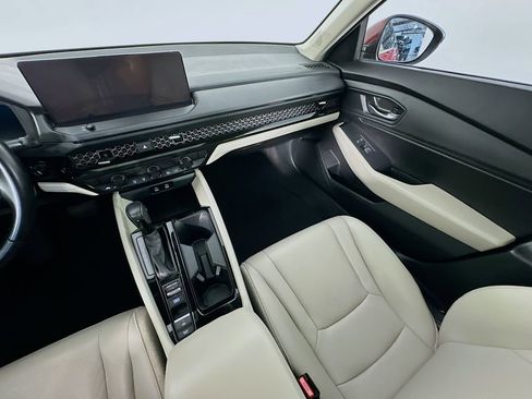 Used 2024 Honda Accord EX-L image 11
