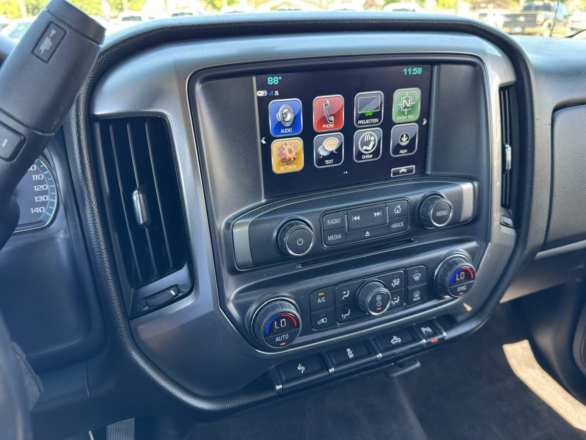 Used 2018 Chevrolet Silverado 1500 LT w/ All Star Edition AWD/4WD image 28