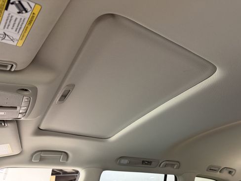 Used 2024 Nissan Armada Platinum w/ Captain's Chairs Package image 7