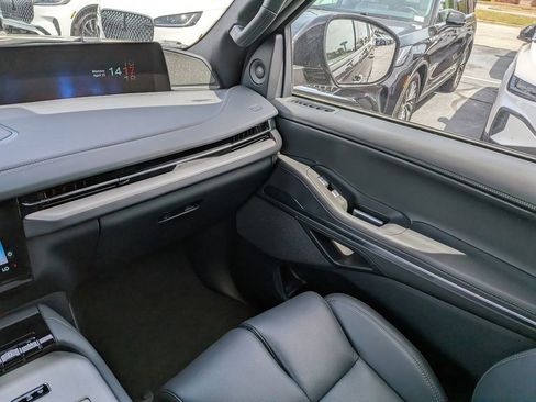 New 2026 Lincoln Navigator Reserve w/ Jet Appearance Package image 18