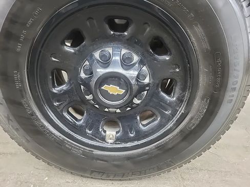 Used 2025 Chevrolet Silverado 3500 W/T AWD/4WD image 3
