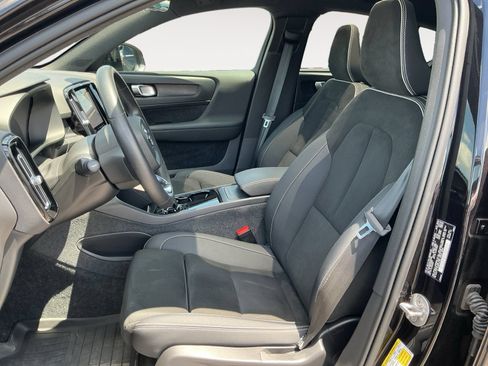 Used 2023 Volvo C40 P8 Recharge Ultimate w/ Protection Package Premier AWD/4WD image 9