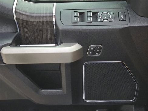 Used 2021 Ford F250 Lariat w/ Lariat Value Package image 30