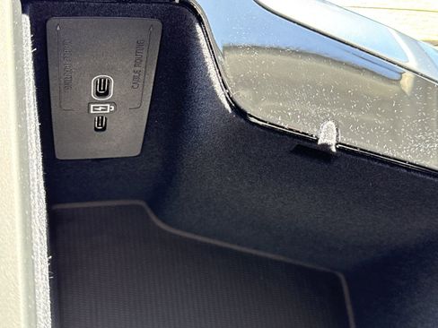 New 2026 Volvo XC60 B5 Ultra w/ Protection Package Premier image 32