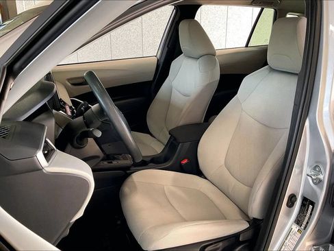 Used 2026 Toyota Corolla Cross L FWD image 3