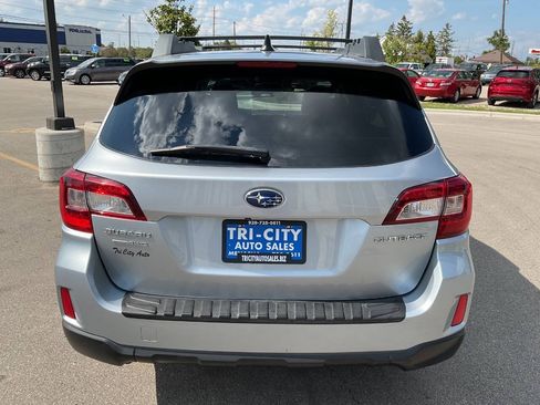 Used 2016 Subaru Outback 2.5i Limited AWD/4WD image 6