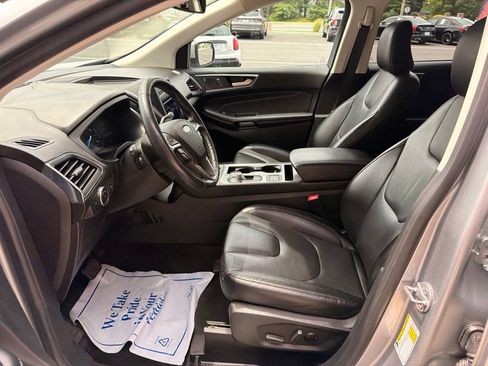 Used 2022 Ford Edge Titanium AWD/4WD image 10