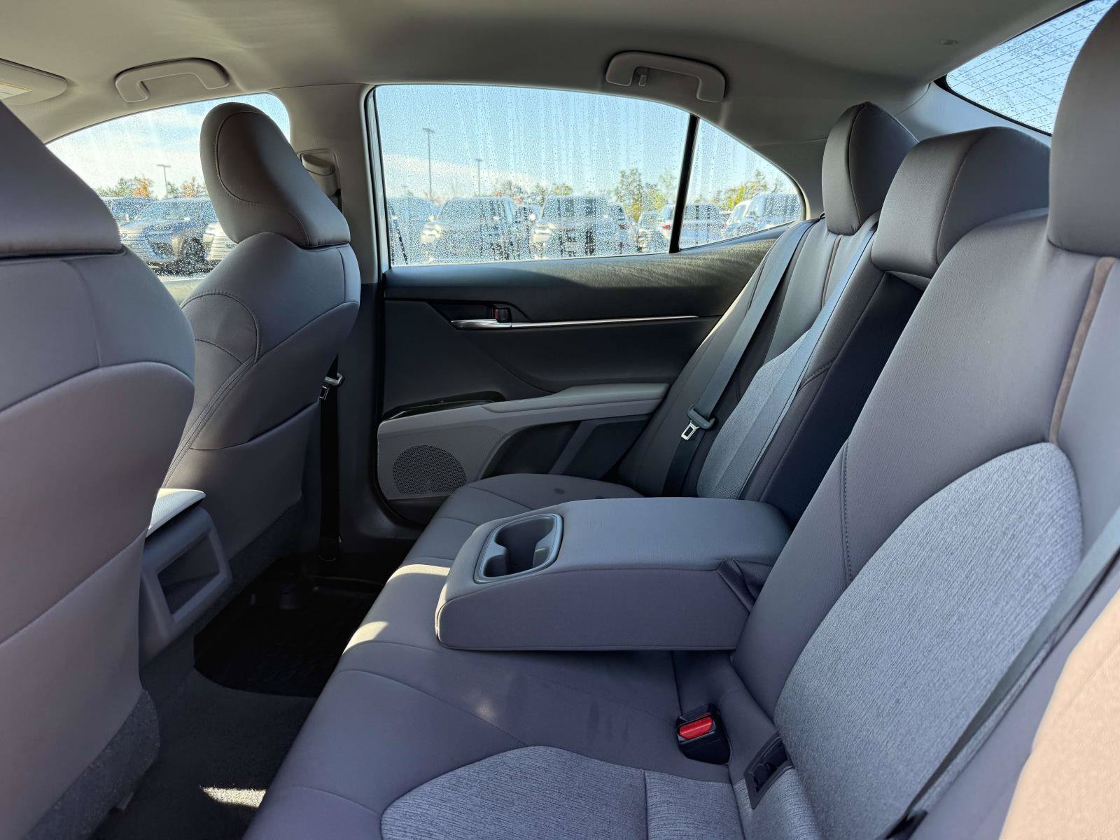 Used 2020 Toyota Camry LE FWD image 17