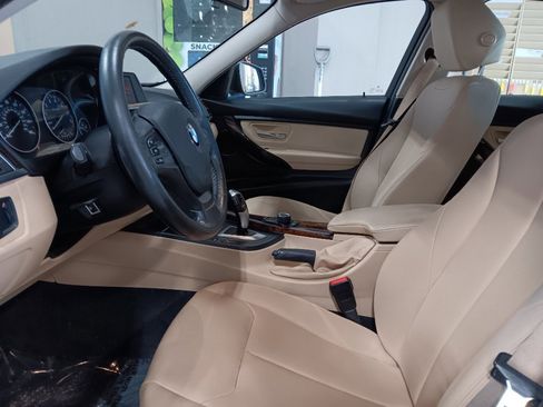 Used 2018 BMW 320i xDrive Sedan image 9