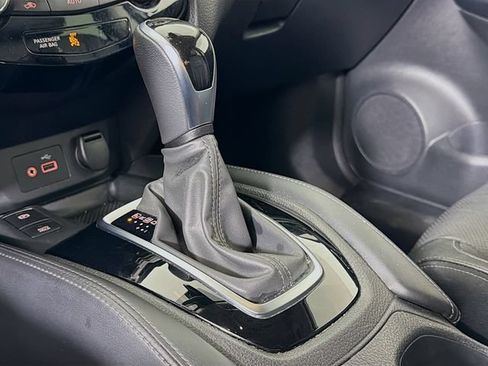 Used 2020 Nissan Rogue SL AWD/4WD image 19
