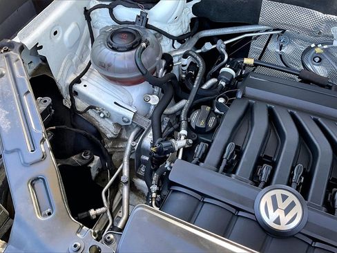 Used 2021 Volkswagen Atlas SEL w/ MDO Package (Bench Seat) image 32