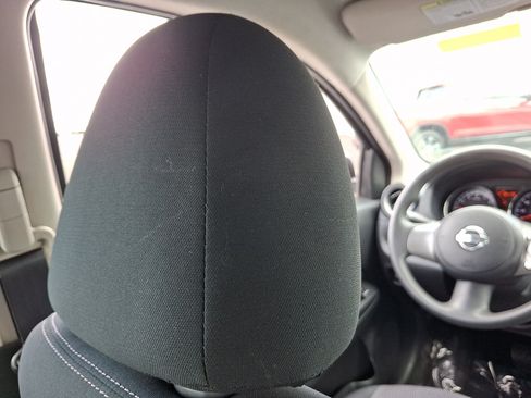 Used 2014 Nissan Versa SV FWD image 9