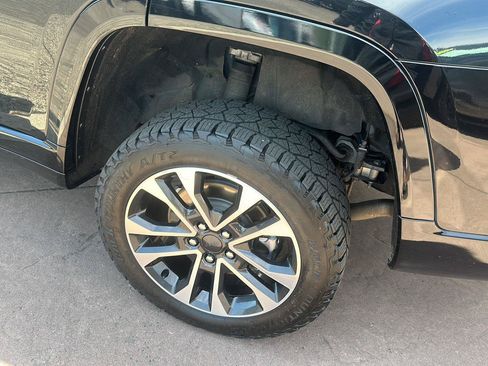 Used 2021 Jeep Grand Cherokee L Overland w/ Luxury Tech Group IV AWD/4WD image 31