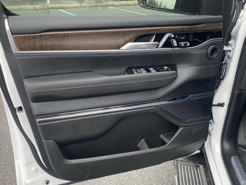 New 2024 Jeep Grand Wagoneer Series I w/ HD Trailer Tow Package image 12